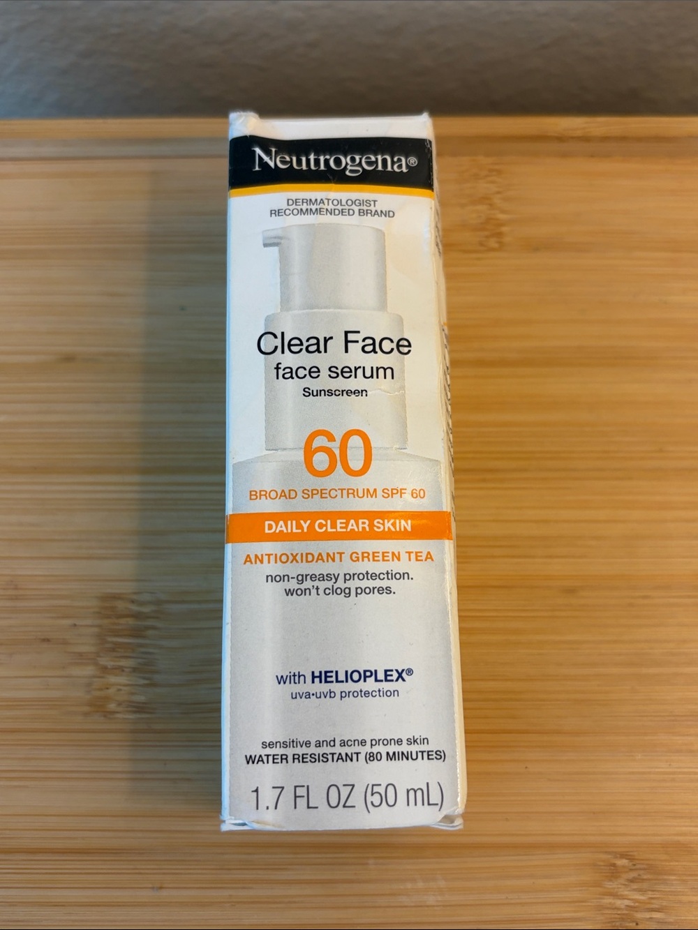 Neutrogena Clear Face Face Serum Sunscreen SPF 60 - White/Orange exp 9/27